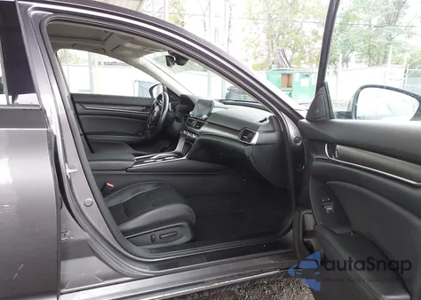 2018 Honda Accord Touring 2.0T из США, поврежденный, VIN 1HGCV2F90JA045517